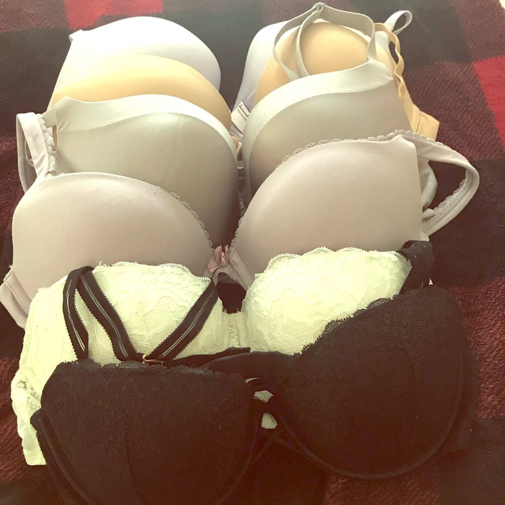 Victoria secret bras all 36 C.